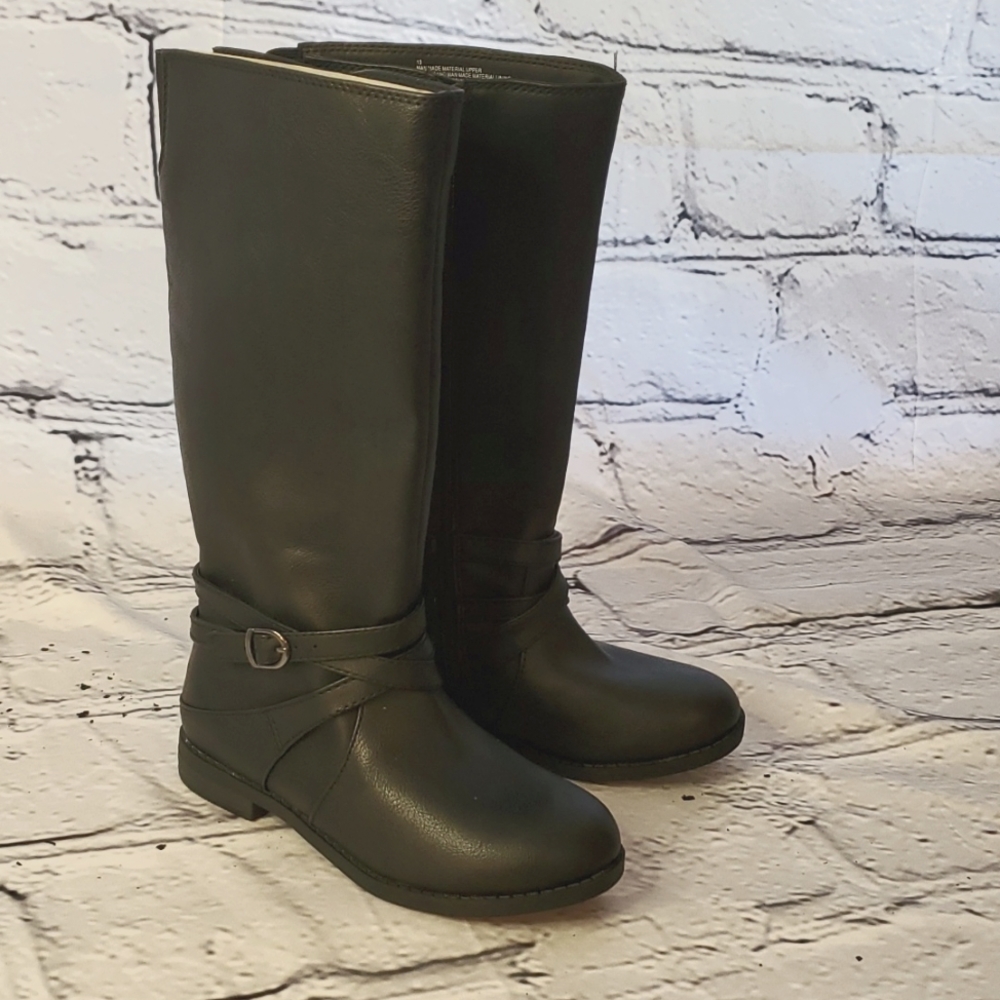 Cat and Jack Girls Black Boots. New without tags. Size 13 Girls. Mid Calf.